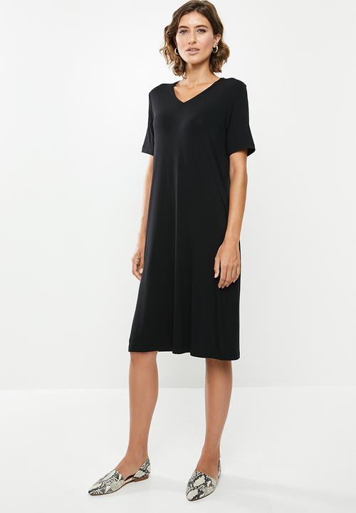 black vneck tshirt dress