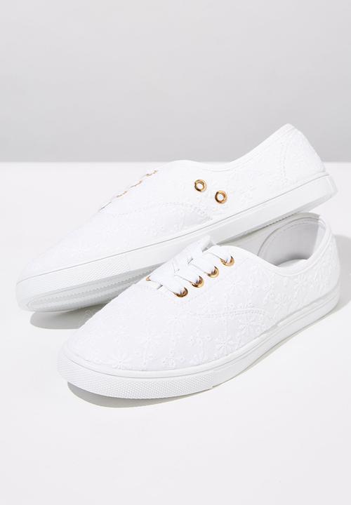 Cotton On - Juno plimsoll - white broderie