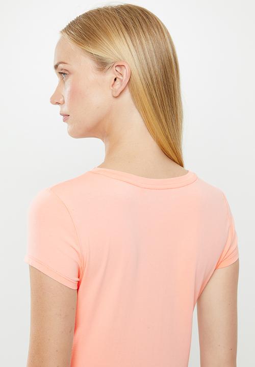 GUESS - Short sleeve roses tri tee - coral