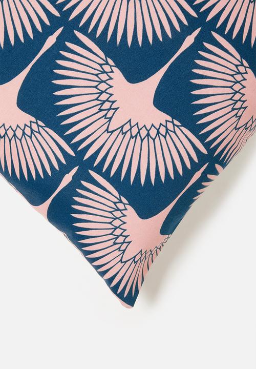 Grey Gardens - Swans cushion cover - blue