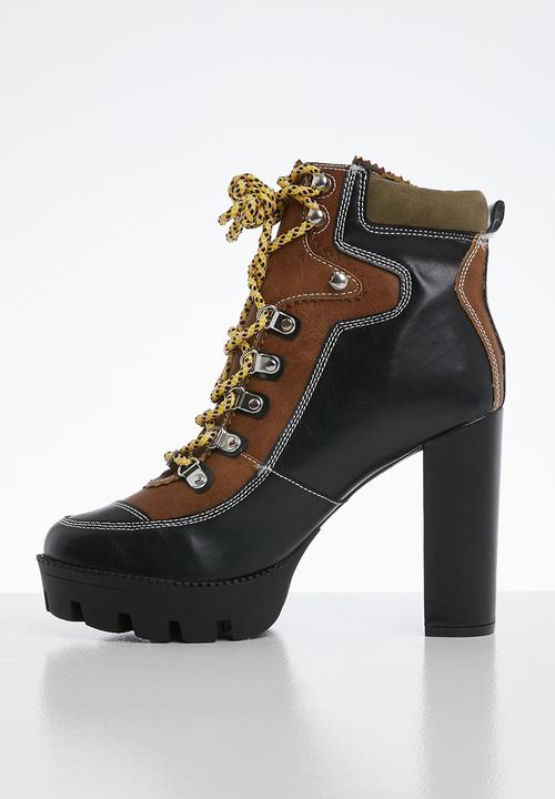 Public Desire - Dakota hiker ankle boot - black & brown
