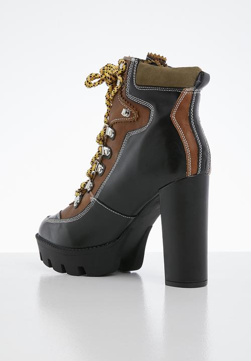 Public Desire - Dakota hiker ankle boot - black & brown