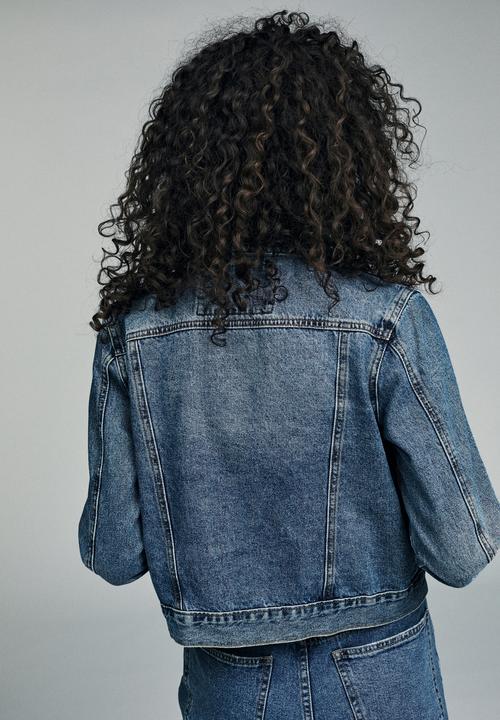 Cotton On - Girlfriend denim jacket - blue 