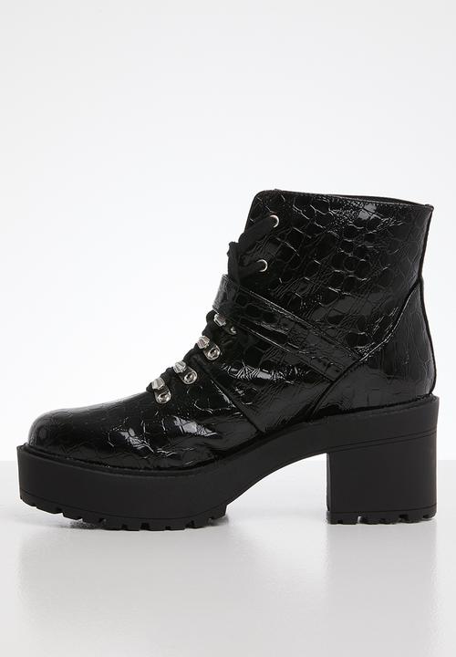 Public Desire - Attitude biker boot - black