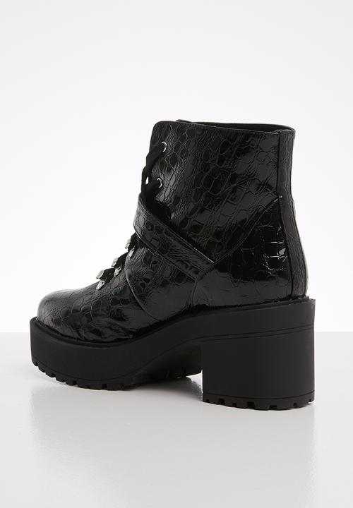 Public Desire - Attitude biker boot - black