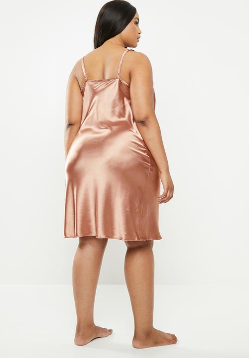 Superbalist - Plus nightie - rose gold champagne