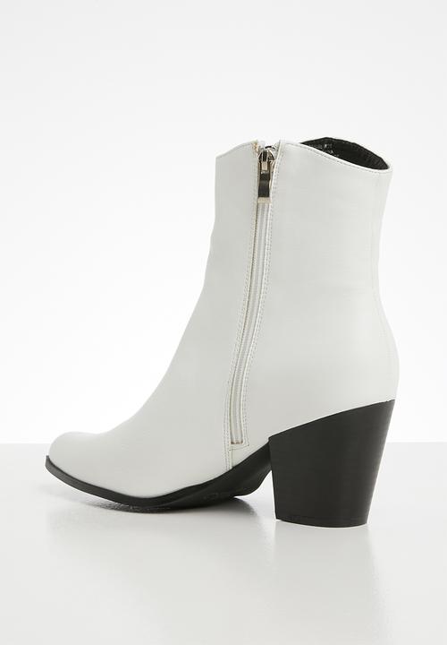 Miss Black - Cowgirl boot - white