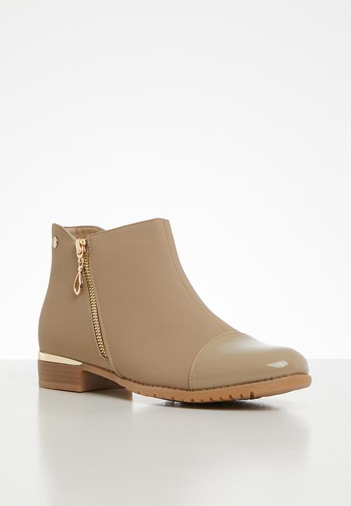 Miss Black - Hadar boot - neutral