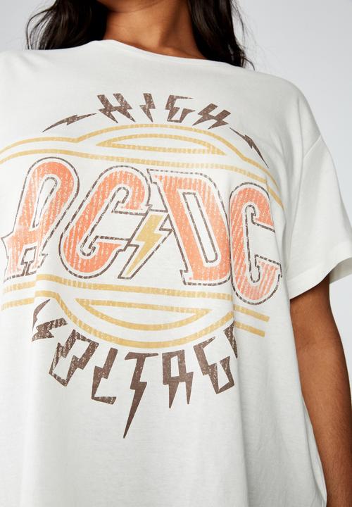 Cotton On - Curve graphic license tee high voltage - white 