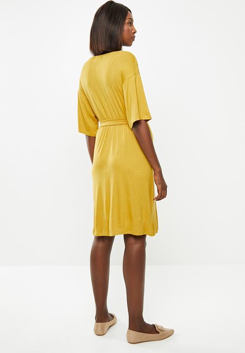 edit Maternity - Maternity Feeding belted knit dress - mustard