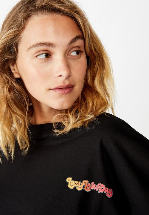 Cotton On - Bree graphic long sleeve lazy lake day - black