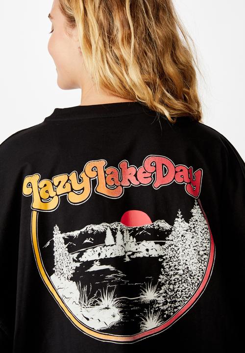 Cotton On - Bree graphic long sleeve lazy lake day - black