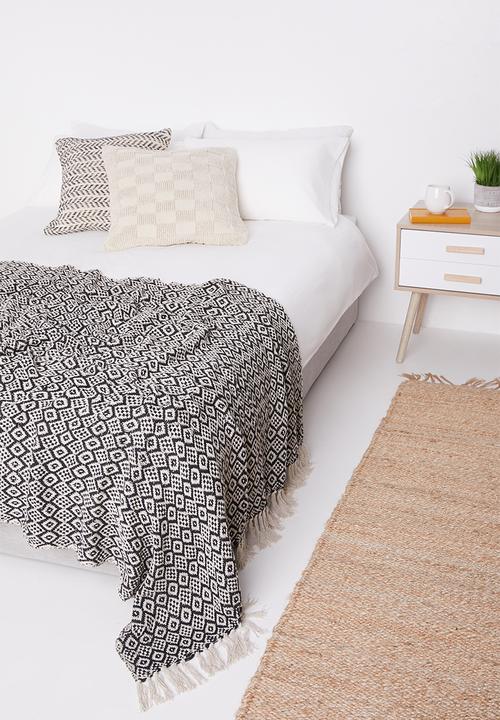 H&S - Plaid throw - diamonds