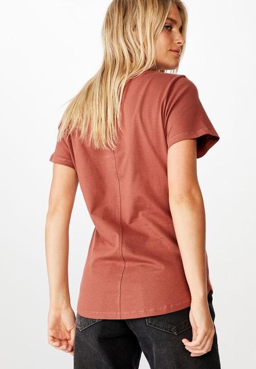Cotton On - The one fitted v tee - mahogany