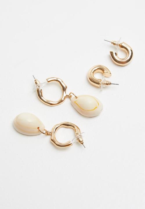 Superbalist - 2 Pack cowrie shell hoop earrings - gold