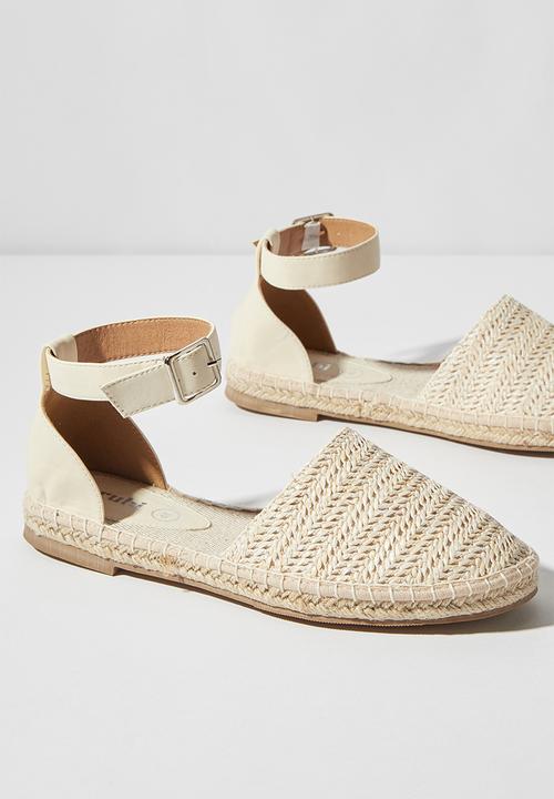 Cotton On - Audrey ankle strap espadrille  - off white raffia