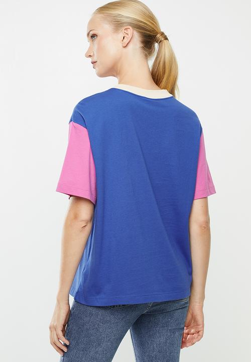 Nike - Nike sports  essential top - blue & pink 