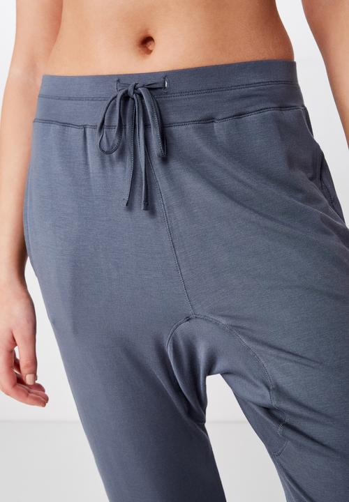 Cotton On - Sleep recovery drop crotch pant - iron