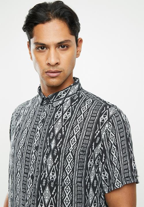 Cotton On - 91 short sleeve shirt - white & black 