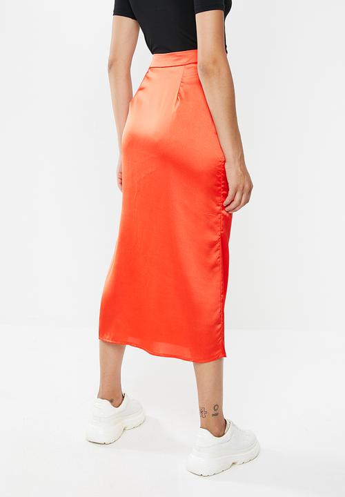 Missguided - Satin bias cut midi skirt - orange