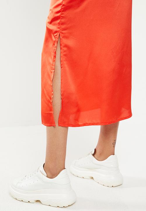 Missguided - Satin bias cut midi skirt - orange