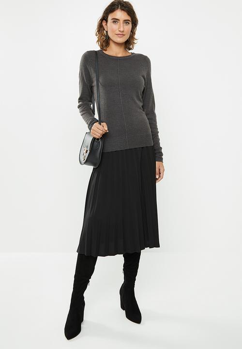 edit - Front seam crew neck - charcoal 