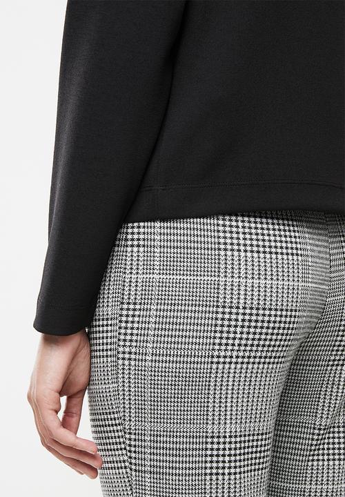 Jacqueline de Yong - Willow high neck top - black
