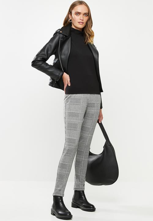 Jacqueline de Yong - Willow high neck top - black