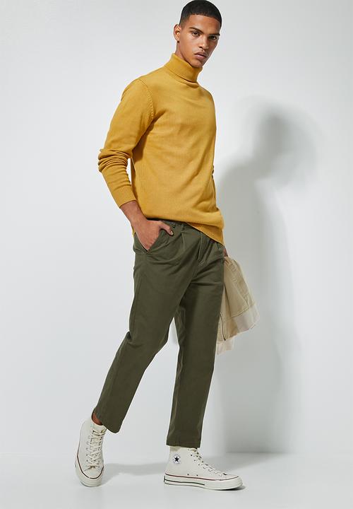 Superbalist - Premium slim fit roll neck knit - mustard