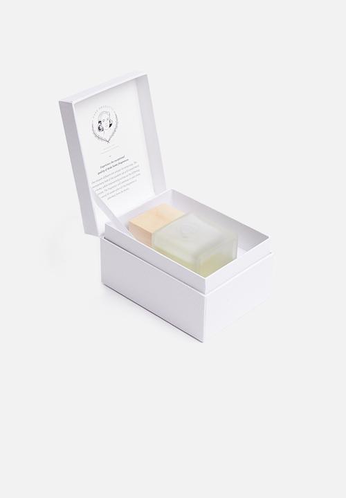 Anke Products - Agarwood oud room diffuser (gift box)