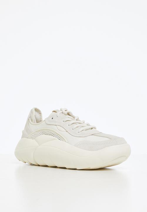 UGG® - La cloud low - gardenia