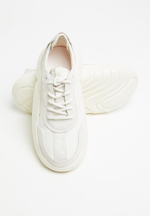 UGG® - La cloud low - gardenia