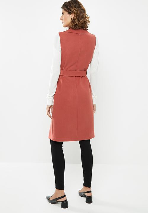 edit - Sleeveless melton coat - red
