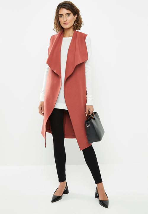 edit - Sleeveless melton coat - red