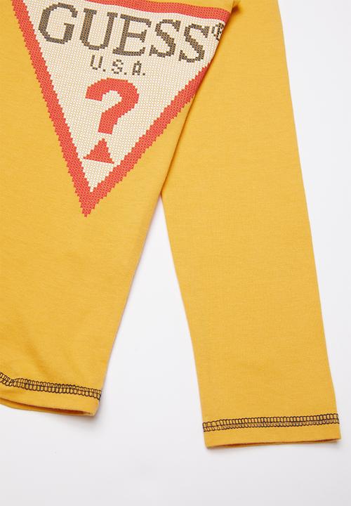 GUESS - Long sleeve Guess distressed triangle tee - yellow