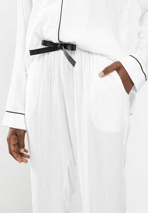 Superbalist - Sleep shirt & pants set - black & white