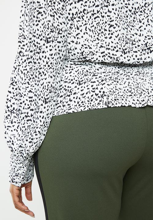Glamorous - Plus mono leopard v-neck blouse - black & white