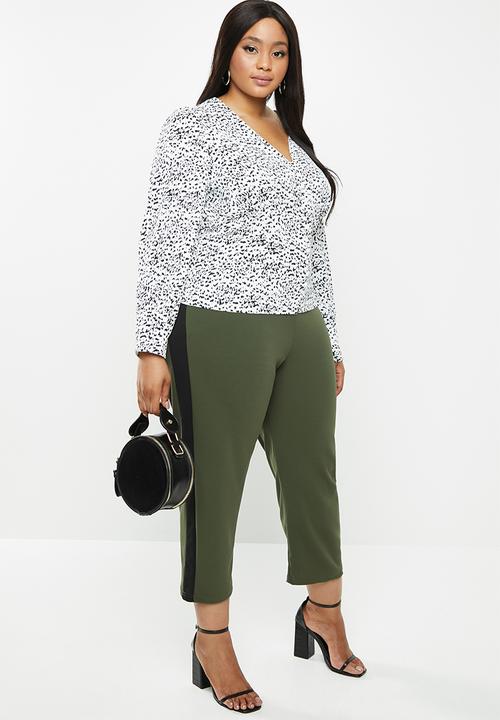 Glamorous - Plus mono leopard v-neck blouse - black & white