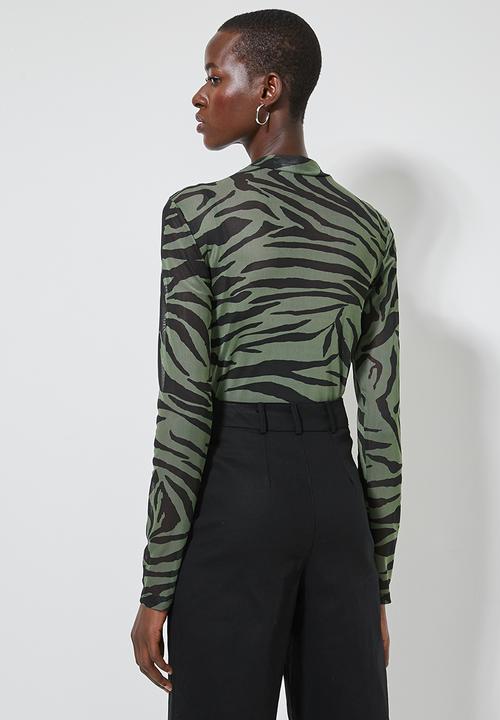 Superbalist - Printed mesh tee - black & green