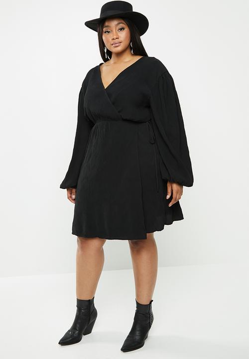 Glamorous - Plus plisse wrap with volume sleeve - black