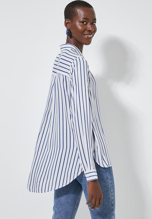 Superbalist - Relaxed curved hem shirt - blue & white