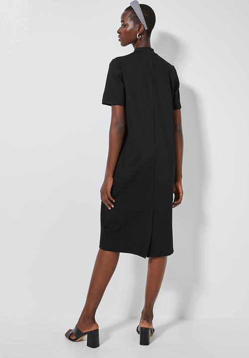 Superbalist - Hi neck shift dress - black