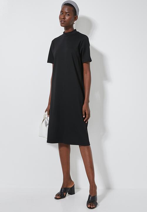 Superbalist - Hi neck shift dress - black