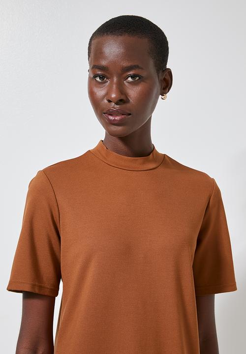 Superbalist - Hi neck shift dress - brown