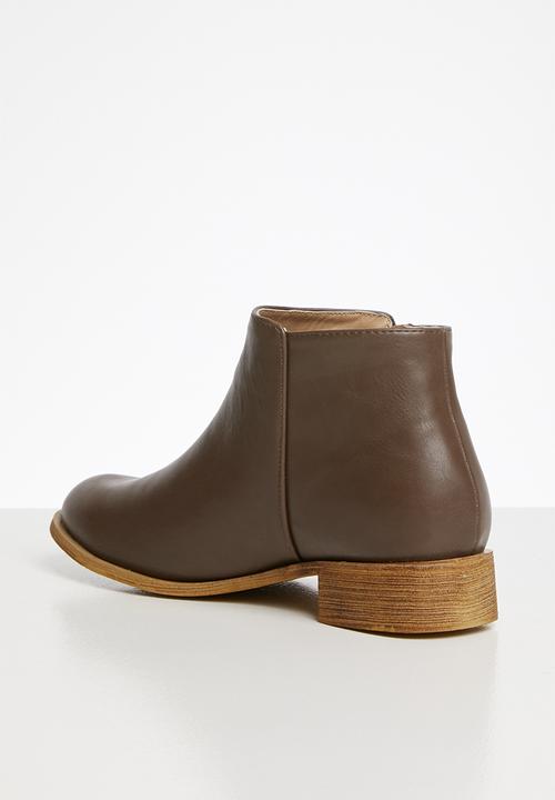 edit - Alexa chelsea boot - brown