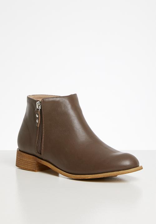 edit - Alexa chelsea boot - brown