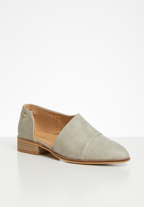 Miss Black - Aquai pump - grey