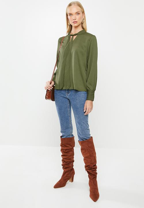Jacqueline de Yong - Aubrey long sleeve bow-neck top - khaki 