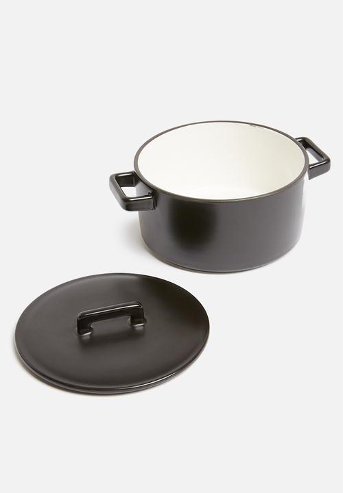 Maxwell & Williams - Epic round casserole 1.3l with lid - black