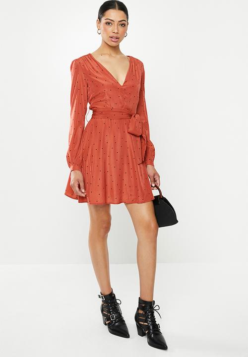Glamorous - Mini spot dress - orange & black 